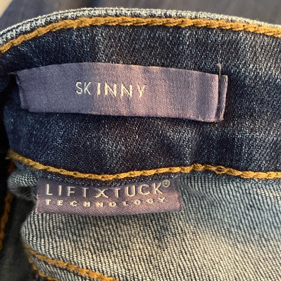 NYDJ - high rise skinny jeans. Size 16 - Picture 5 of 14